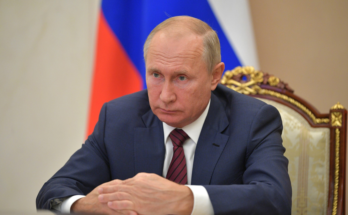 Путин обсудил с членами Совбеза ситуацию с COVID-19 в регионах