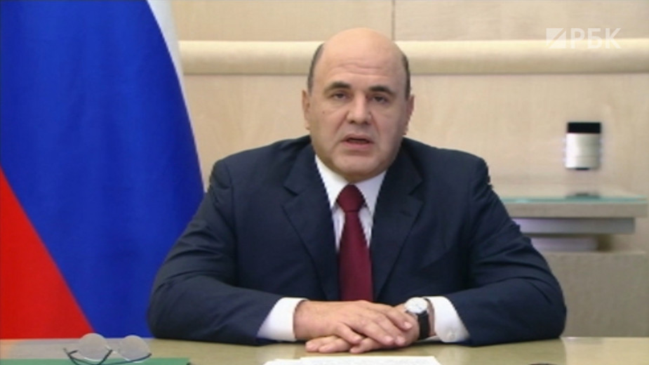 Мишустин пообещал признать вакцины от COVID жизненно важными средствами