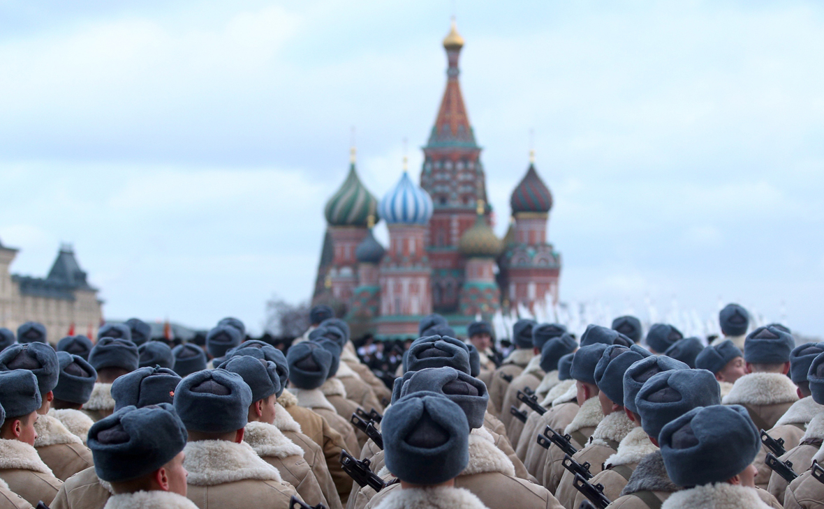 Власти Москвы отменили марш в честь парада 7 ноября из-за пандемии