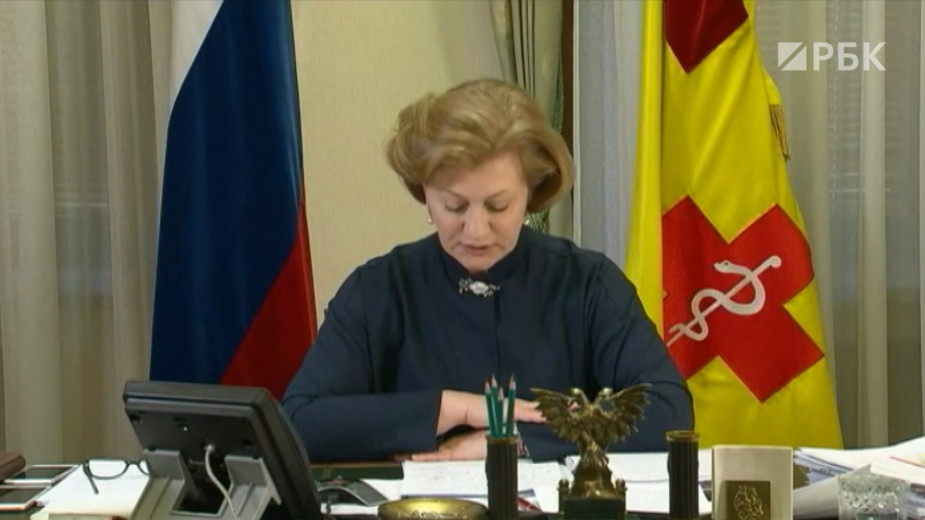 Попова назвала запоздавшими ограничения из-за COVID-19 в ряде регионов