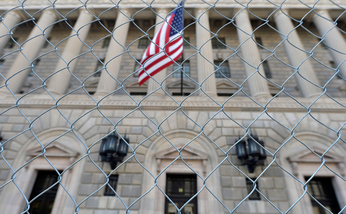 США опубликовали детали торговых ограничений против 45 структур из России