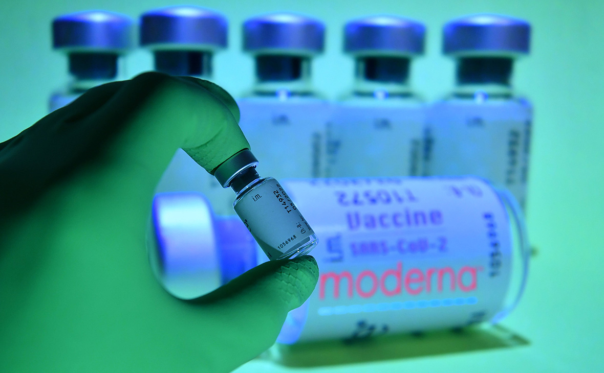 Эксперты FDA рекомендовали одобрить вакцину Moderna в США