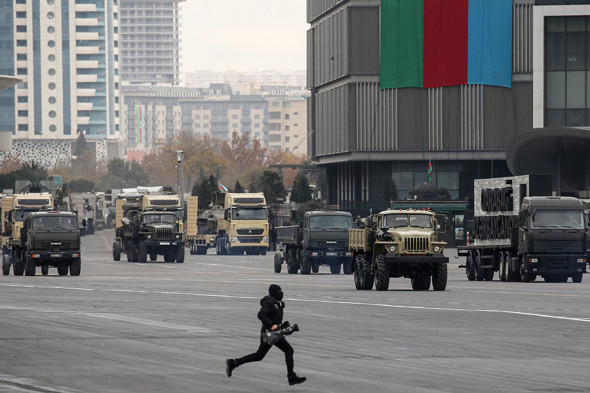 Военный парад в Баку в честь победы в Карабахе. Фоторепортаж