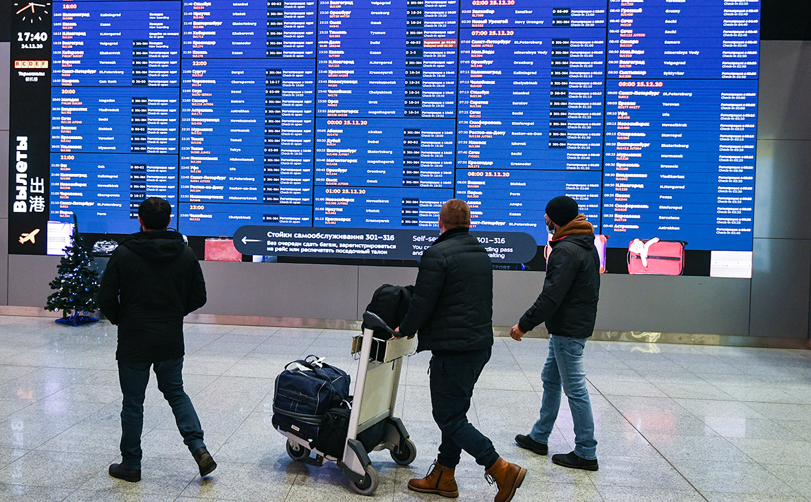 В Кремле не связали возможность выезда из России с «ковидным паспортом»