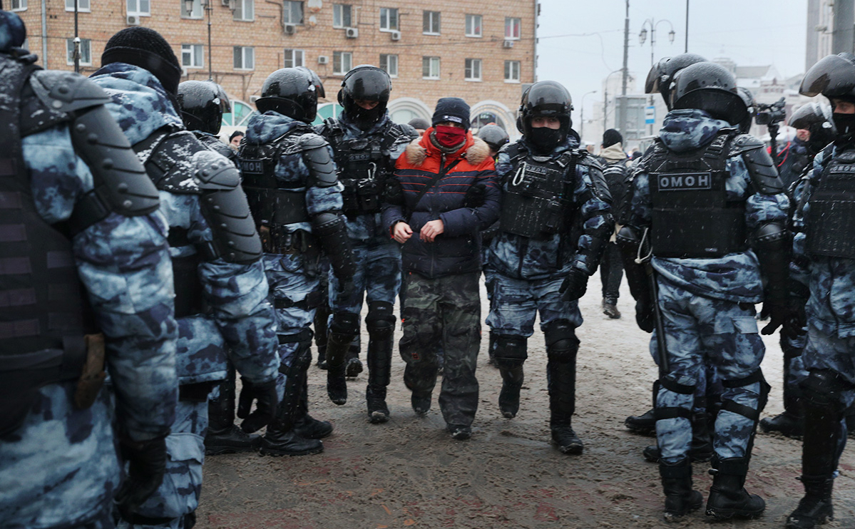 Правозащитники сообщили о рекордном числе задержанных на акциях в России