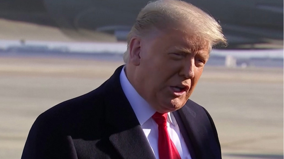 В конгрессе США приняли резолюцию с призывом к Пенсу отстранить Трампа