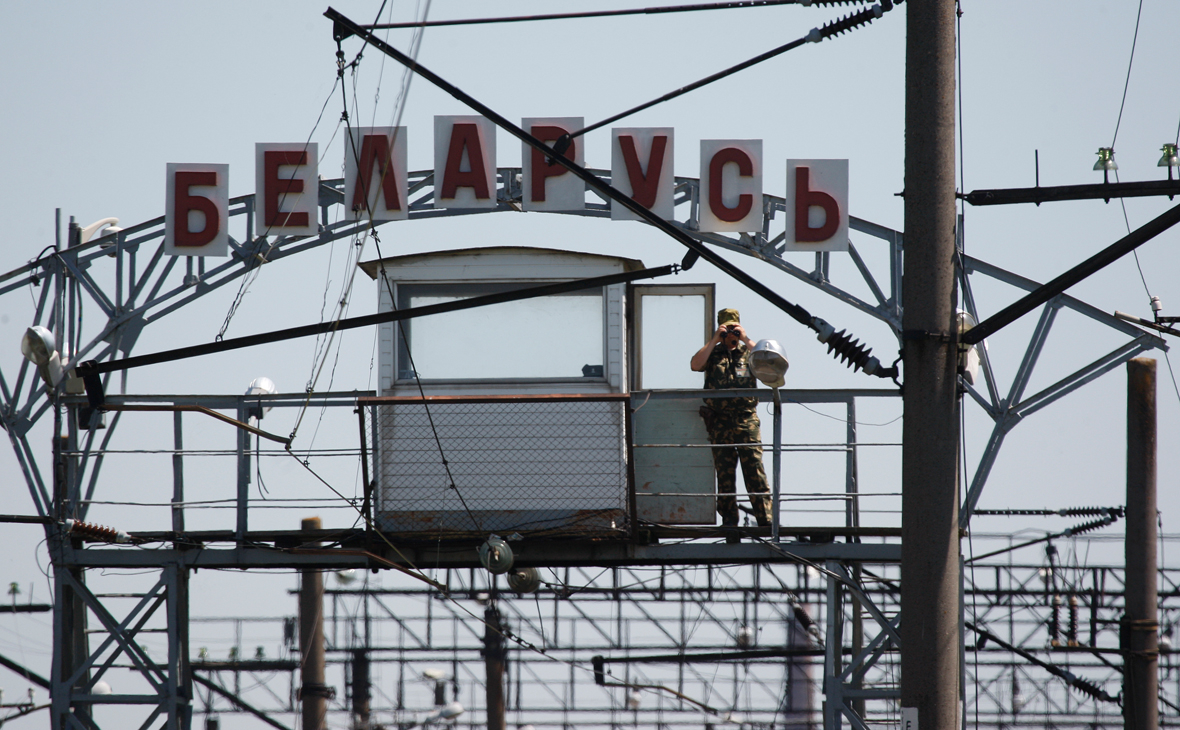 В Белоруссии местным властям разрешили вводить сбор за выезд из страны