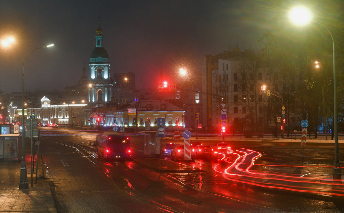 Власти Москвы предупредили о гололедице на дорогах 1 января