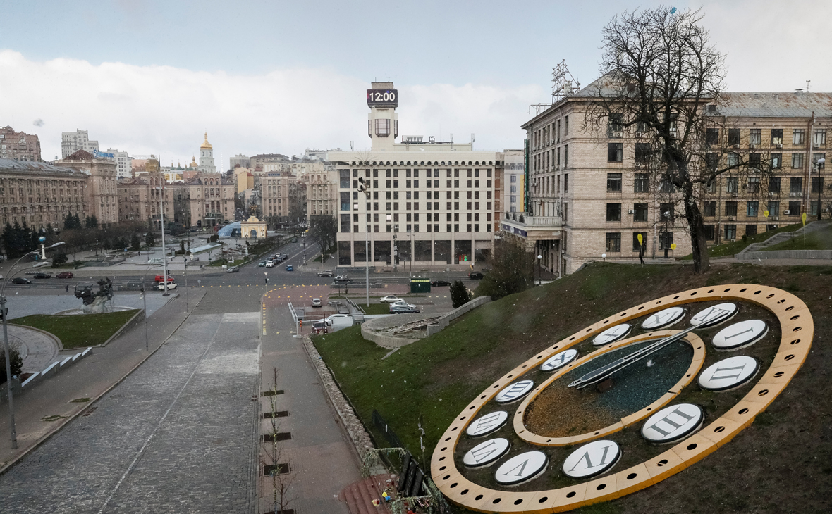 Сенатор от Крыма предложил Украине перейти на московское время