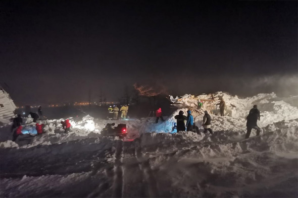В Норильске на горнолыжный комплекс сошла лавина. Фоторепортаж