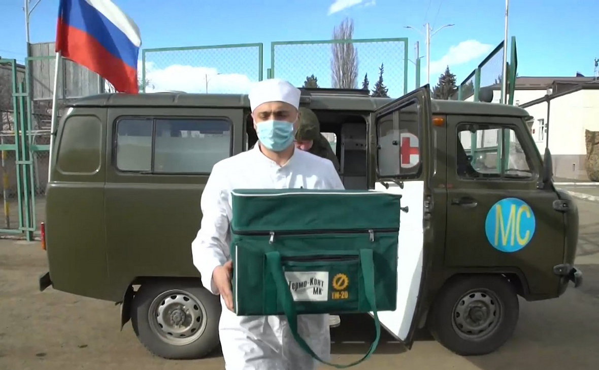 В Карабах привезли около 2 тыс. доз вакцины для российских миротворцев