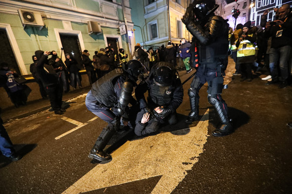 Задержания в Москве после решения суда по делу Навального. Фоторепортаж