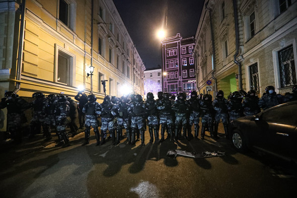 Задержания в Москве после решения суда по делу Навального. Фоторепортаж