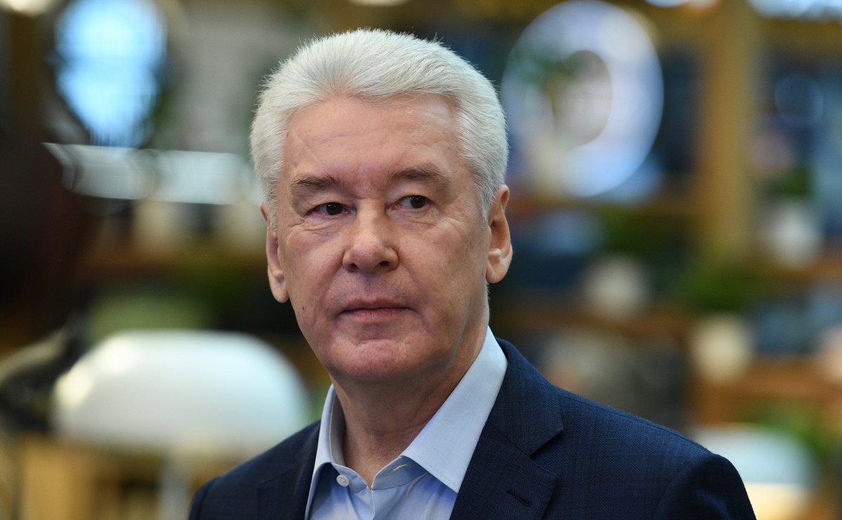 Собянин допустил отмену ограничений на поездки в транспорте для пожилых