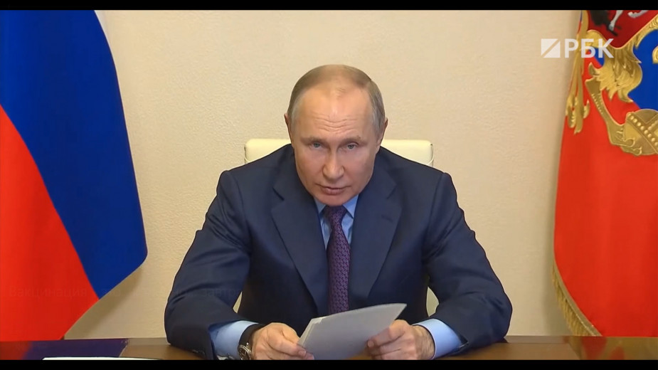 Песков объяснил нежелание Путина вакцинироваться перед камерами
