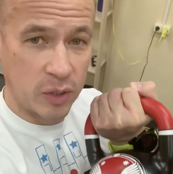«Время орхидей»: как бизнес и политики в Instagram встречали локдаун