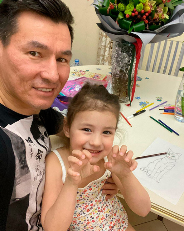 «Время орхидей»: как бизнес и политики в Instagram встречали локдаун
