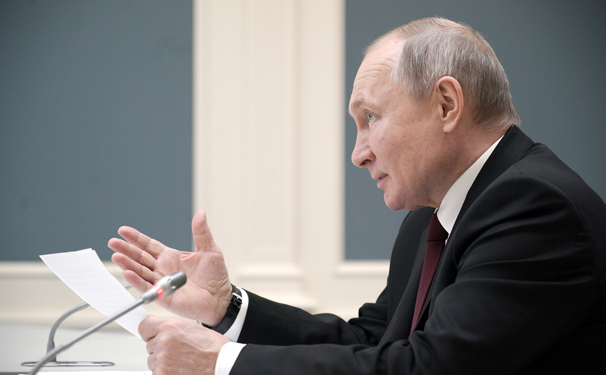Путин пообещал расширить географию поездок после появления антител