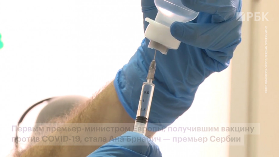 Зеленский привился от коронавируса произведенной в Индии вакциной