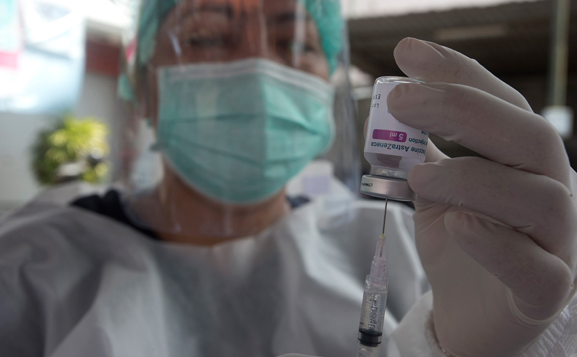 Оксфордский университет сообщил о безопасности вакцины AstraZeneca