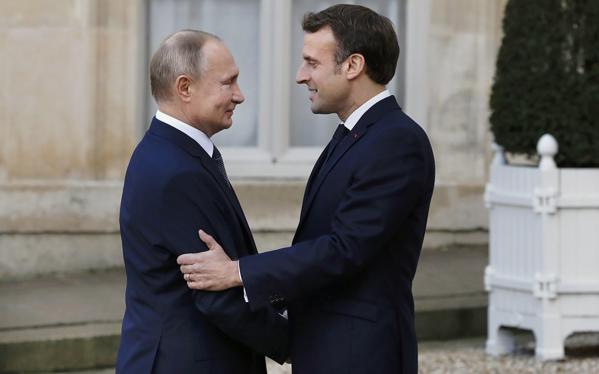 Елисейский дворец анонсировал переговоры Макрона и Путина