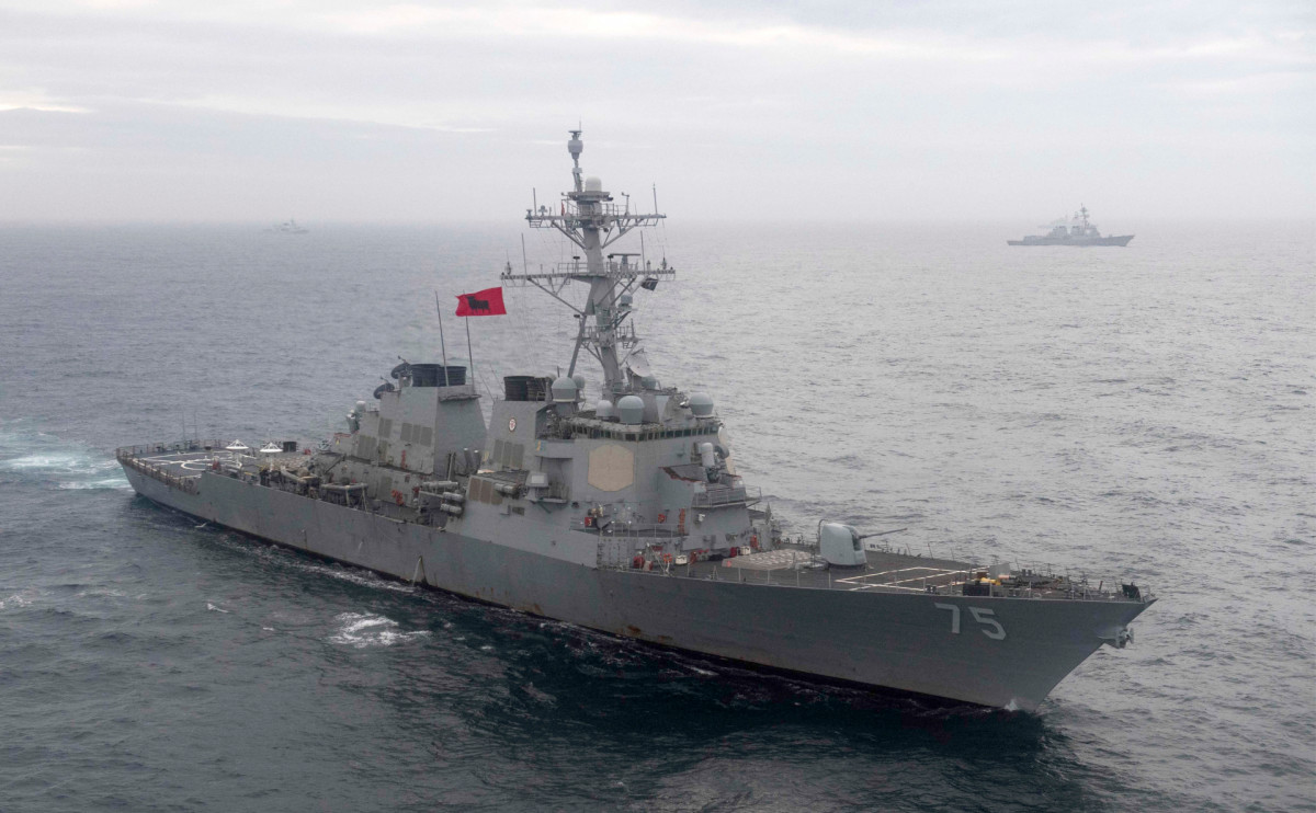 СМИ назвали причину отмены прохода кораблей США в Черное море