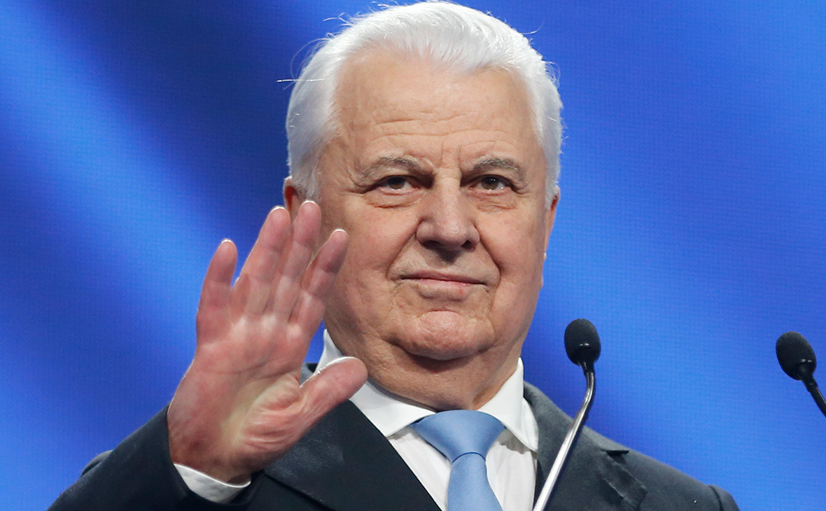 Кравчук ответил на вопрос о реакции на русских парашютистов во дворе дома