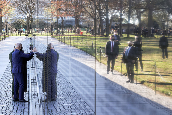 Как Байден провел первые 100 дней президентства. Фотогалерея