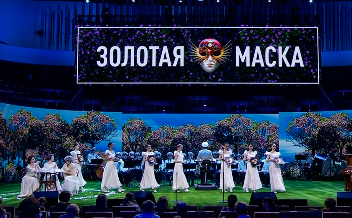 «Золотой маской» наградили спектакль Могучего и режиссуру Бутусова