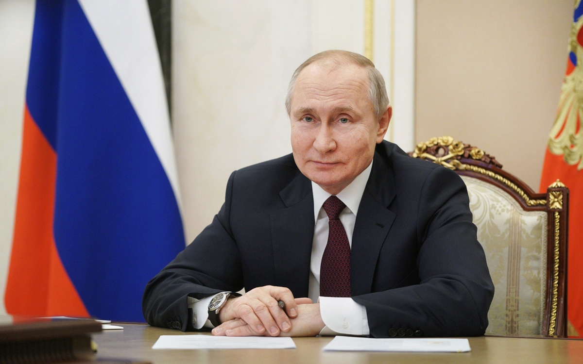 Кремль пообещал сообщить о втором уколе Путина вакциной от COVID-19