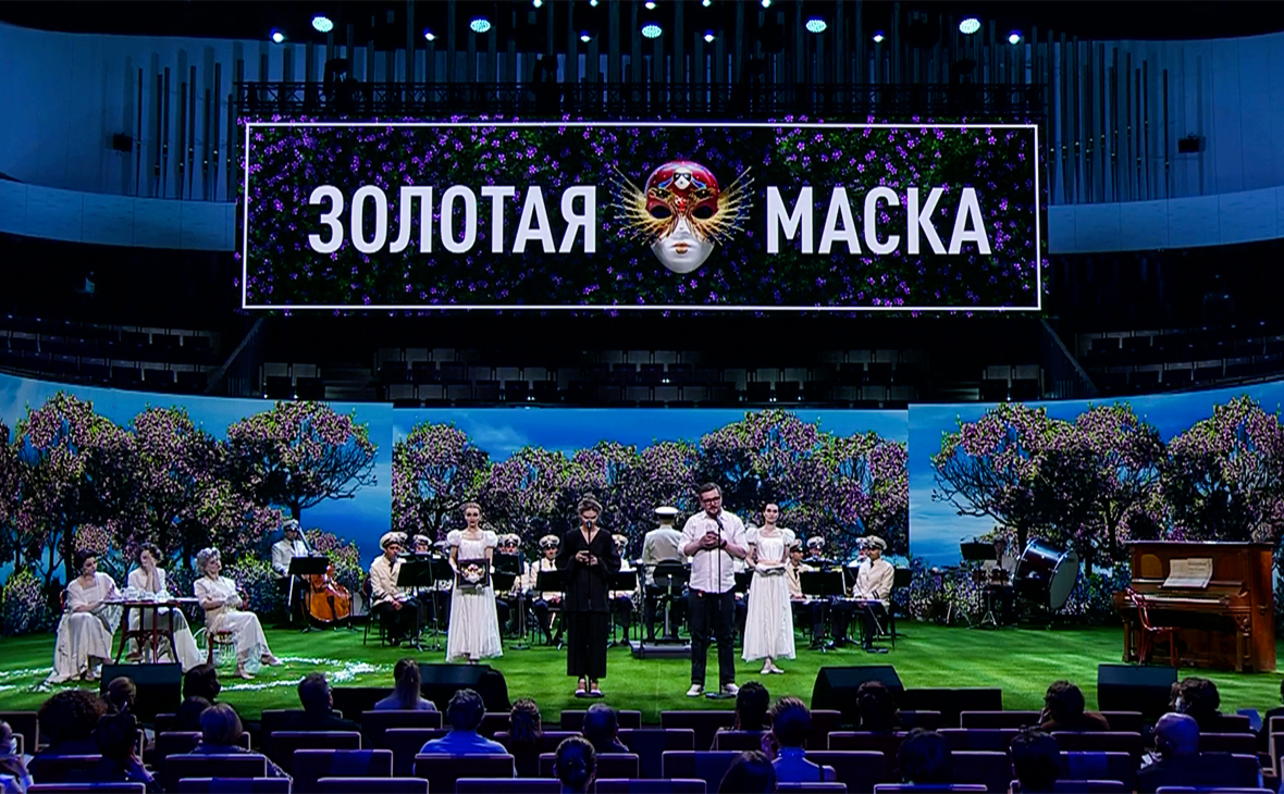 Премии «Золотая маска» вручили первым лауреатам