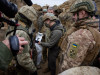 Зеленский в каске и бронежилете спустился в окопы к военным в Донбассе