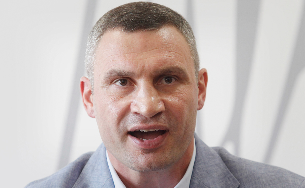 Кличко сообщил о визите силовиков к нему в подъезд