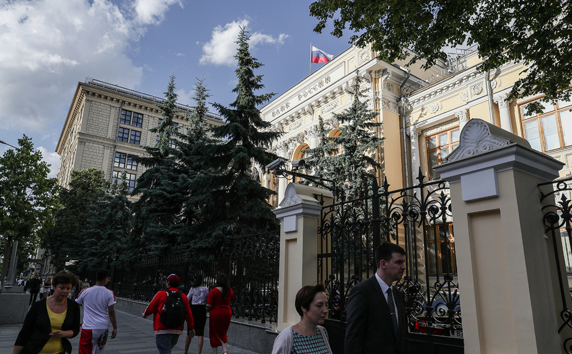 ЦБ выступил за частичный запрет кредитов для россиян по плавающим ставкам