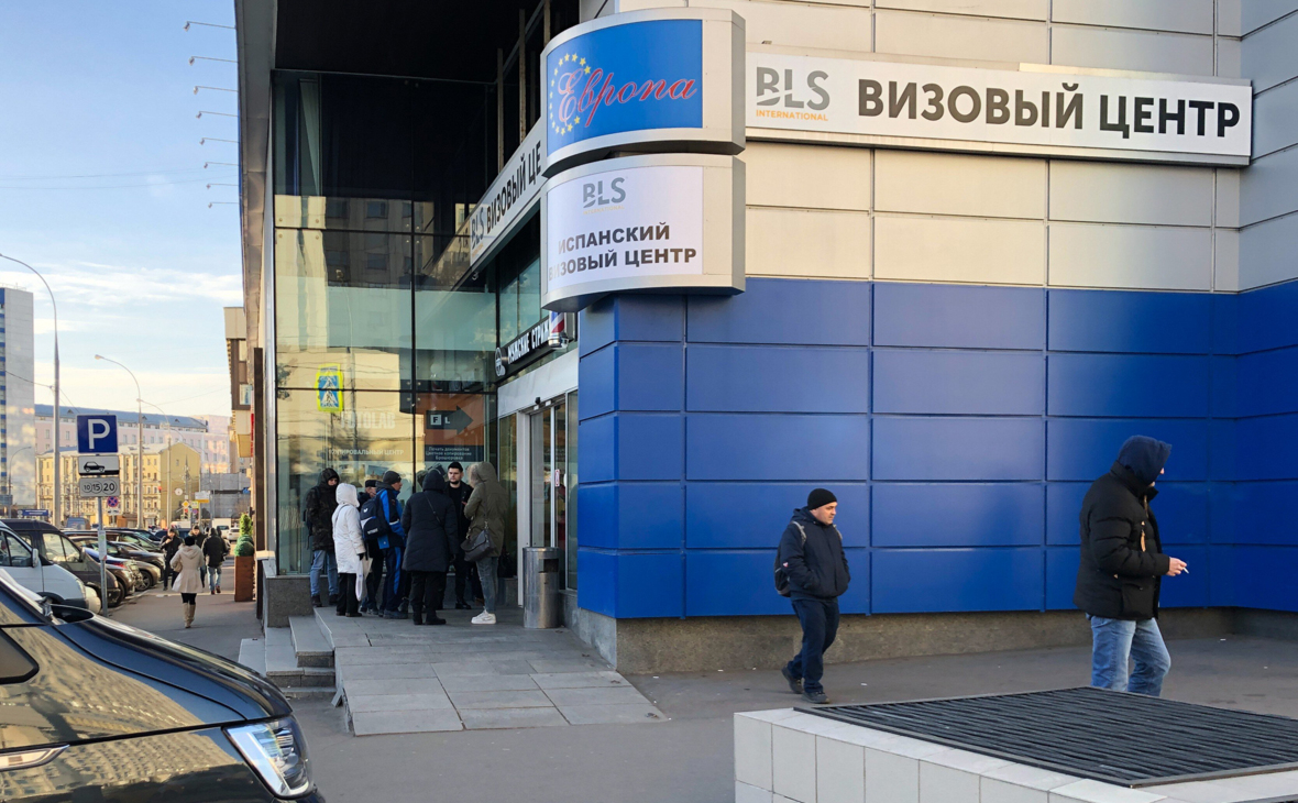 Испания назвала дату возобновления работы визового центра в Москве