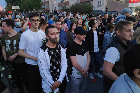 Мемориал в память о жертвах атаки в казанской школе. Фоторепортаж