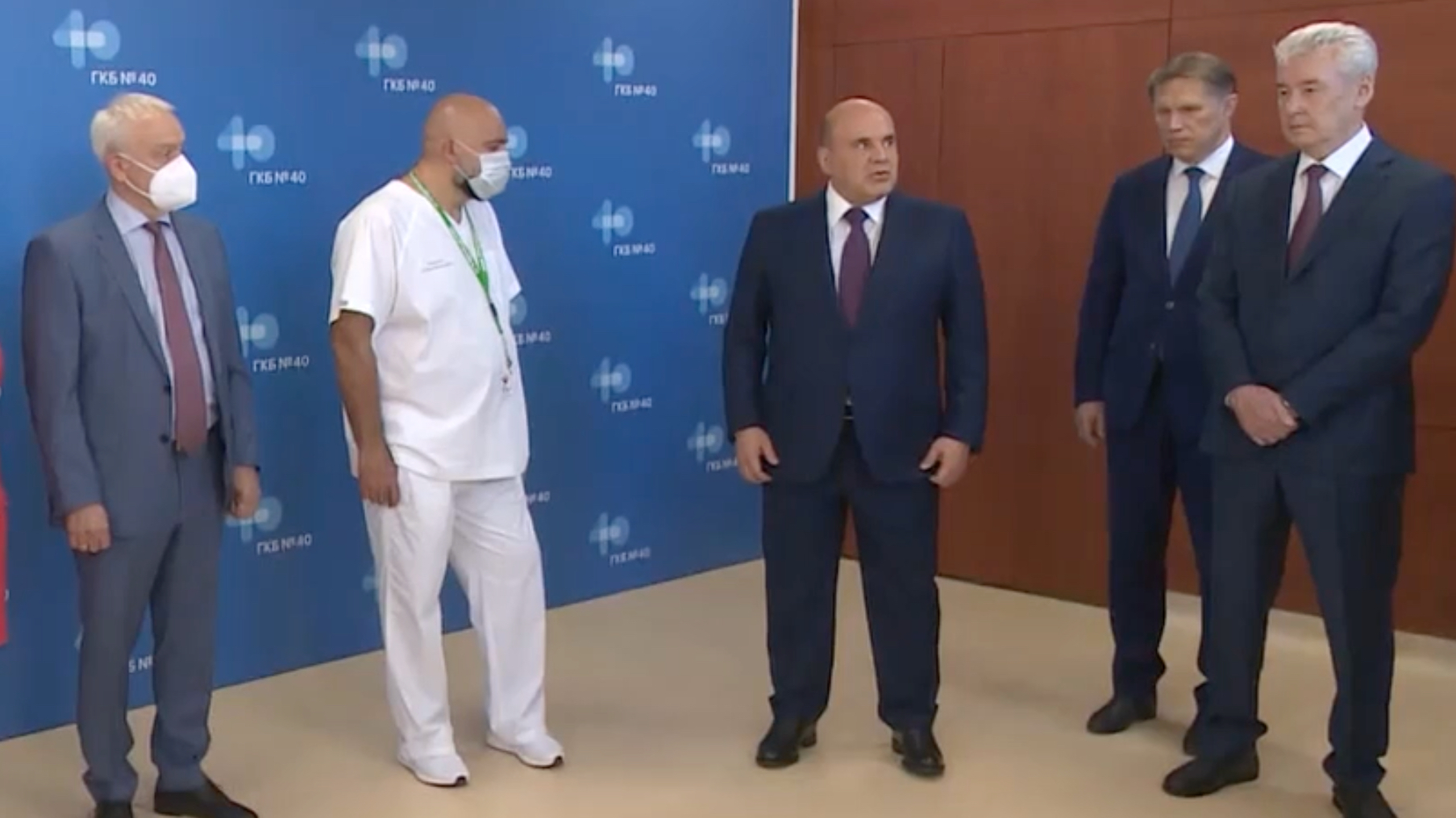 Мишустин поручил в июле начать диспансеризацию перенесших COVID