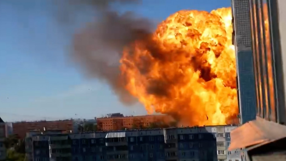 В МЧС назвали причину взрыва на АЗС в Новосибирске