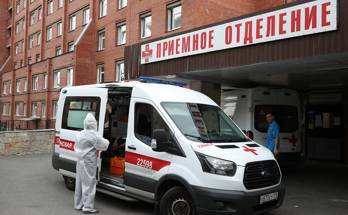 Число заражений COVID-19 в России упало ниже 24 тыс. за сутки