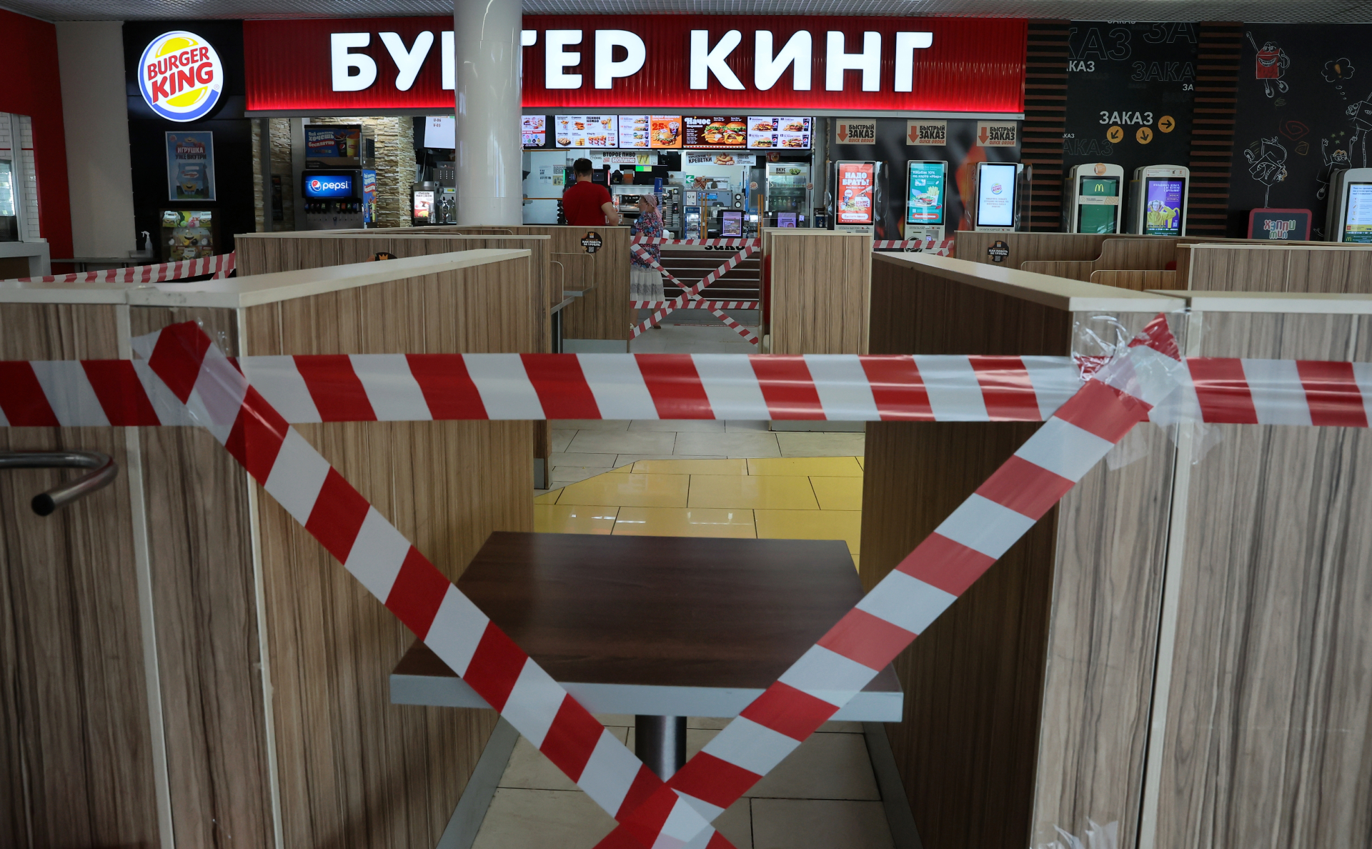 На Камчатке запретят работу ночных клубов и общепита после 23:00