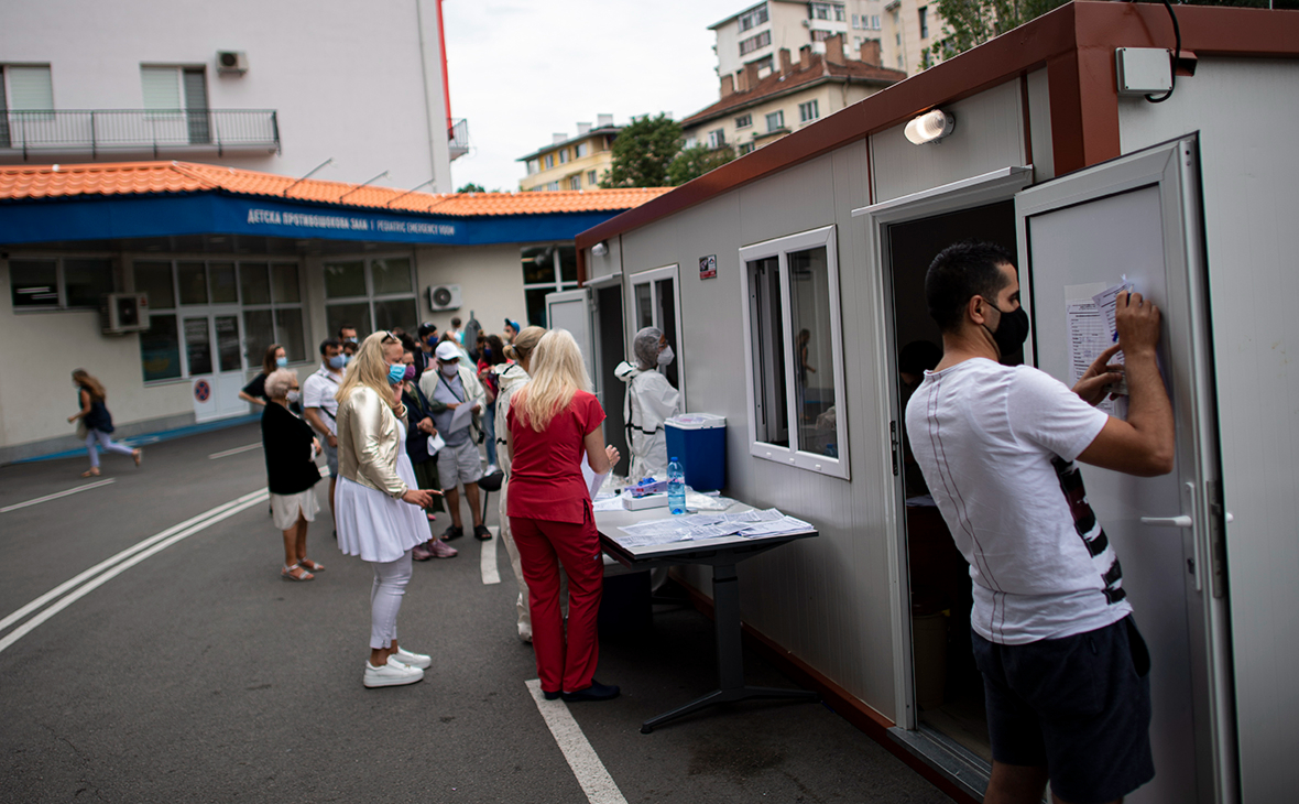 Болгария решила ввести обязательные ПЦР-тесты для россиян