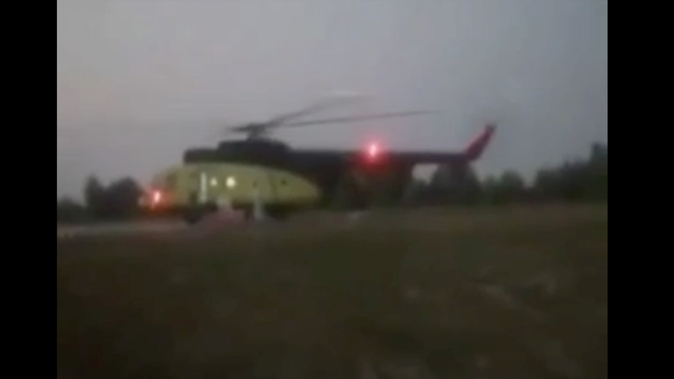 В Югре селяне помешали посадке прилетевшего за больным COVID-19 вертолета