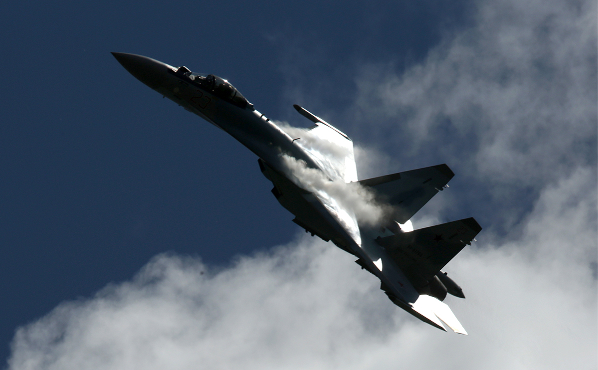 Истребитель Су-35 упал в Охотское море