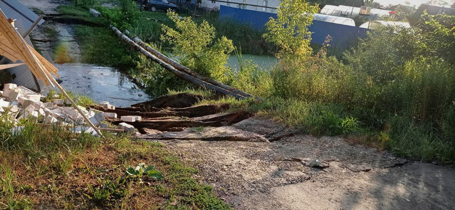 В Нижегородской области из-за провала грунта диаметром 30&nbsp;м рухнул гараж