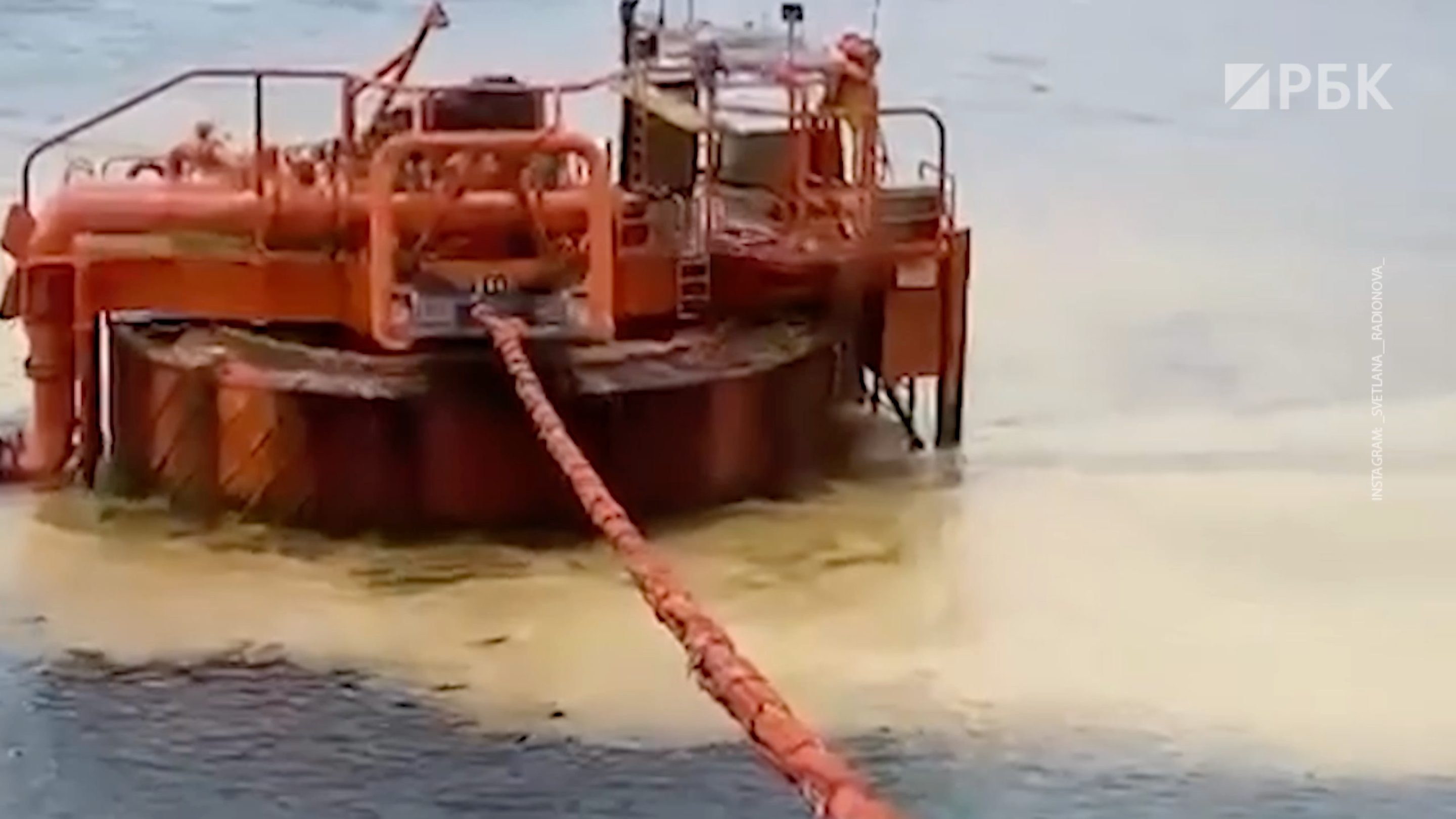 В КТК пришли с обысками после разлива нефти у Новороссийска