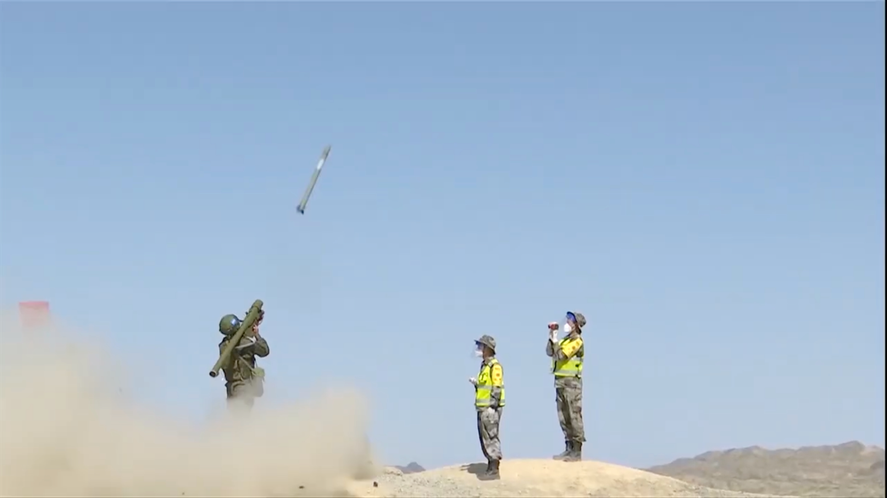 Минобороны опубликовало видео выстрела ПЗРК по китайской ракете
