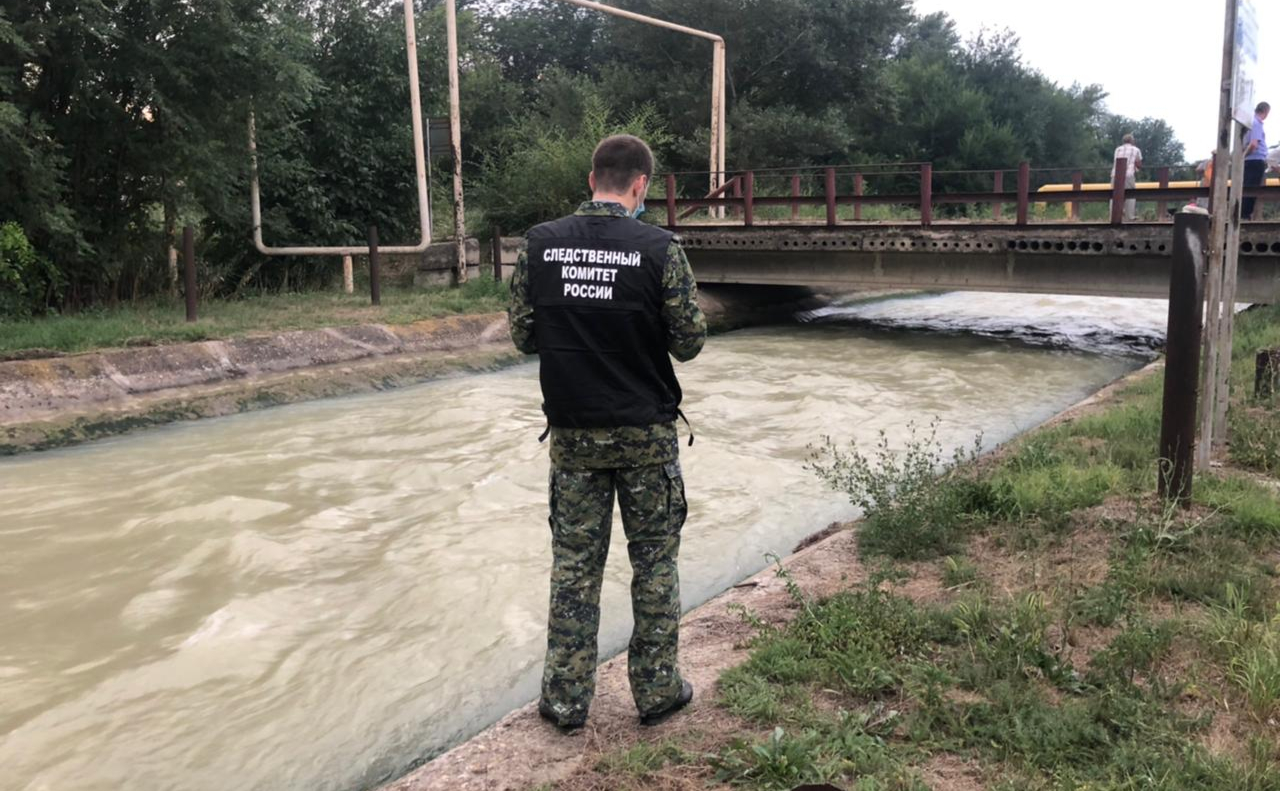 В Ставрополье утонули трое плывших по каналу детей