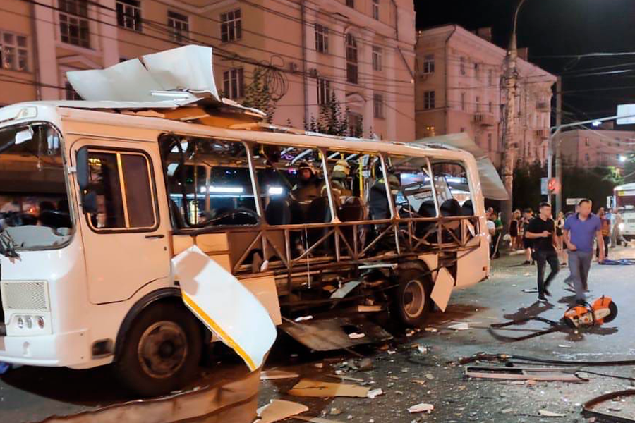 Очевидцы рассказали подробности взрыва в автобусе в Воронеже
