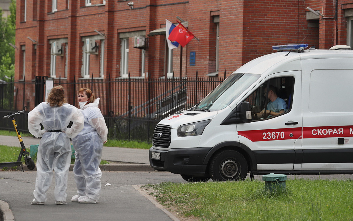 В Петербурге за сутки выявили менее 1 тыс. заболевших COVID-19