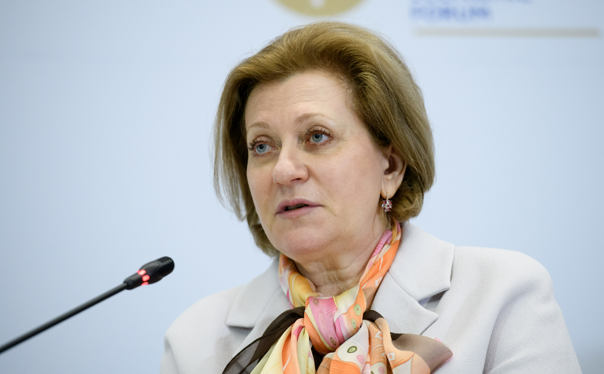 Попова назвала ситуацию с COVID-19 в России напряженной